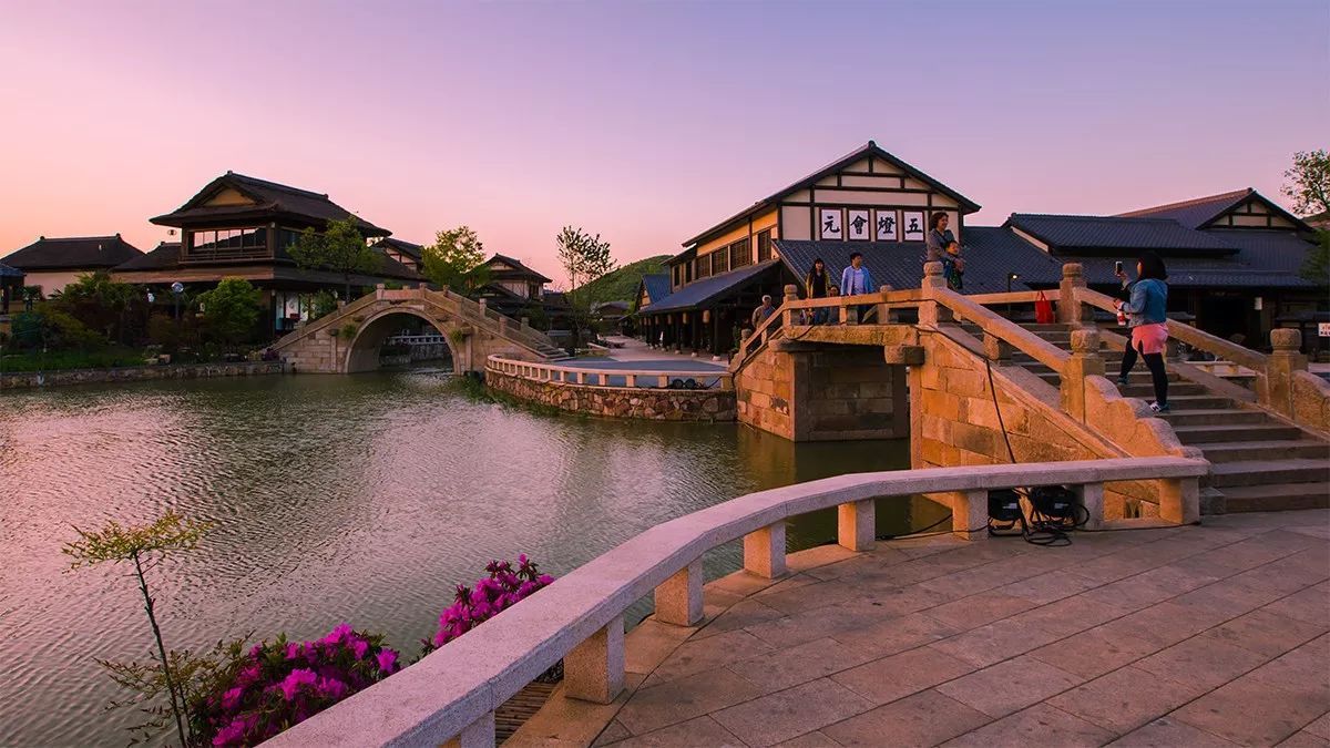 【春节线路三】夜游无锡拈花湾+乘七桅古帆船游太湖+夜宿乌镇西栅纯玩五日(大巴出行)